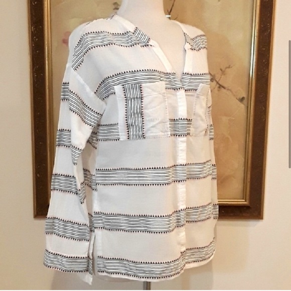 Old Navy Black and White Embroidered Striped Oversized Button Down Shirt size S - Picture 2 of 4